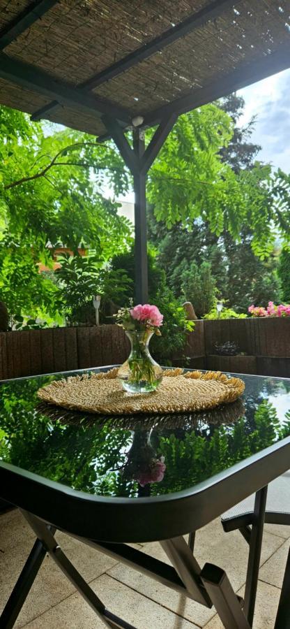 Johnis Fewo, Naehe Stadtzentrum - Uni In Sehr Ruhiger Lage Mit Terrasse Und Eigenem Parkplatz Котбус Екстер'єр фото